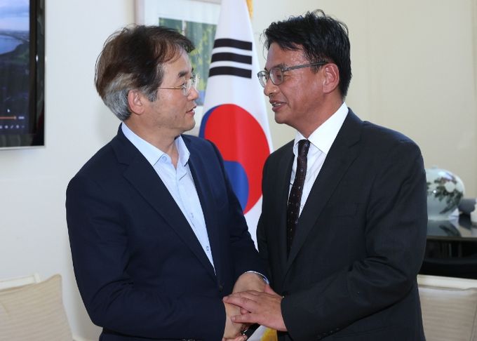 서상표 주애틀란타 총영사(우), 이동환 고양특례시장(좌)