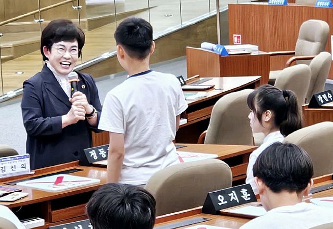 김선희 의원, 청소년의회교실 참석⋯ 학생들과 소통