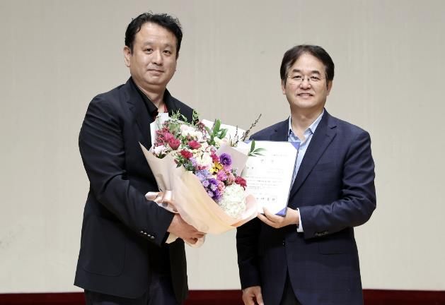 2024년 제1회 고양시 제안심사위원회에서 1위를 차지한 차량등록과 김진설 부팀장