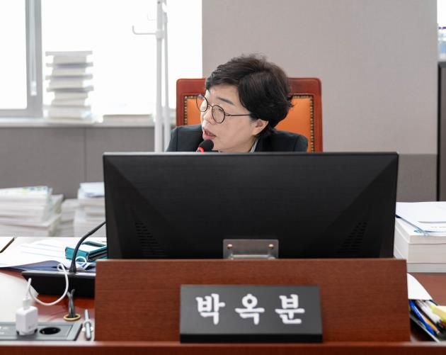 경기도의회 박옥분 의원, 경기국제공항 추진과 철도․항만 문제 전방위 지적