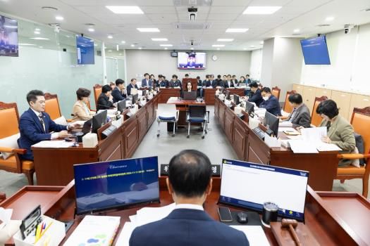 경기도의회 미래과학협력위원회, 차세대융합기술연구원, 경기도경제과학진흥원 행정사무감사 진행!