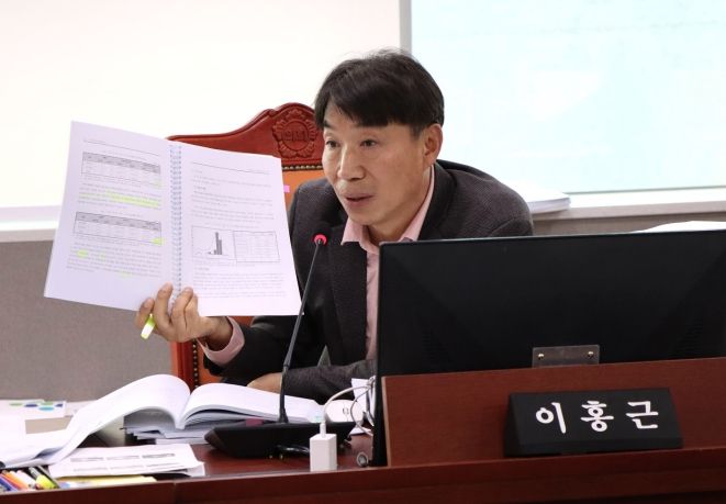 경기도의회 건설교통위원회 이홍근 의원(더민주, 화성1)