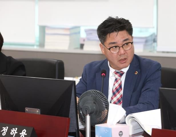 경기도의회 정하용 의원, 행감 엉터리 자료 제출 질타