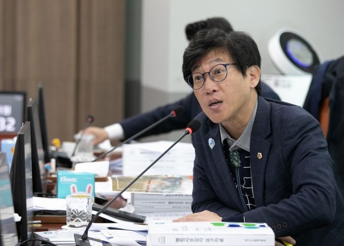 경기도의회 안전행정위원회 국중범 의원(더불어민주당, 성남4)