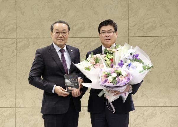 경기도의회 윤태길 의원, 경기도 사회복지나눔대회 감사패 수상