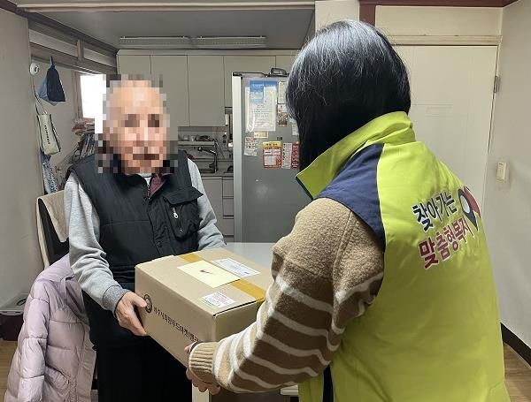 파주시, 취약계층 자녀에게 졸업·입학선물 지원