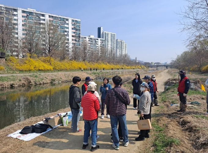 안양시, 4~10월 민・관 합동 생태계 교란식물 제거작업 실시