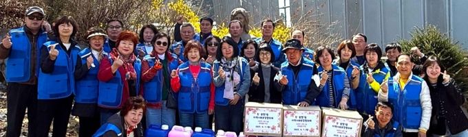 광명시 광명7동 지역사회보장협의체는 지난 7일 충북 제천시에 위치한 사회복지시설 제천영육아원을 방문해 시설을 둘러보고, 100만 원 상당의 주방세제와 세탁세제 등 후원 물품을 전달했다.
