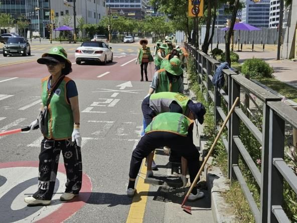 시흥시 배곧2동, 여름철 수해 예방 대비 우수관로 집중 청소
